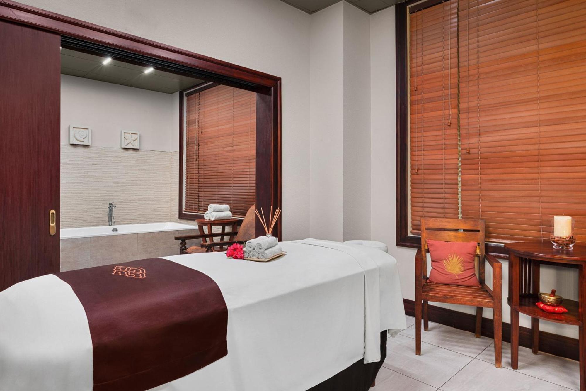 Marriott's Aruba Surf Club Hotell Palm Beach Exteriör bild