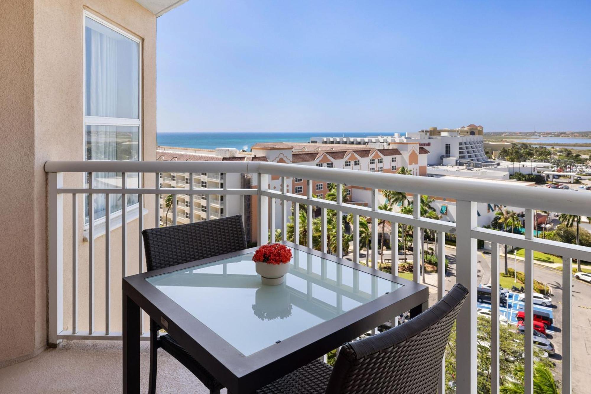Marriott's Aruba Surf Club Hotell Palm Beach Exteriör bild