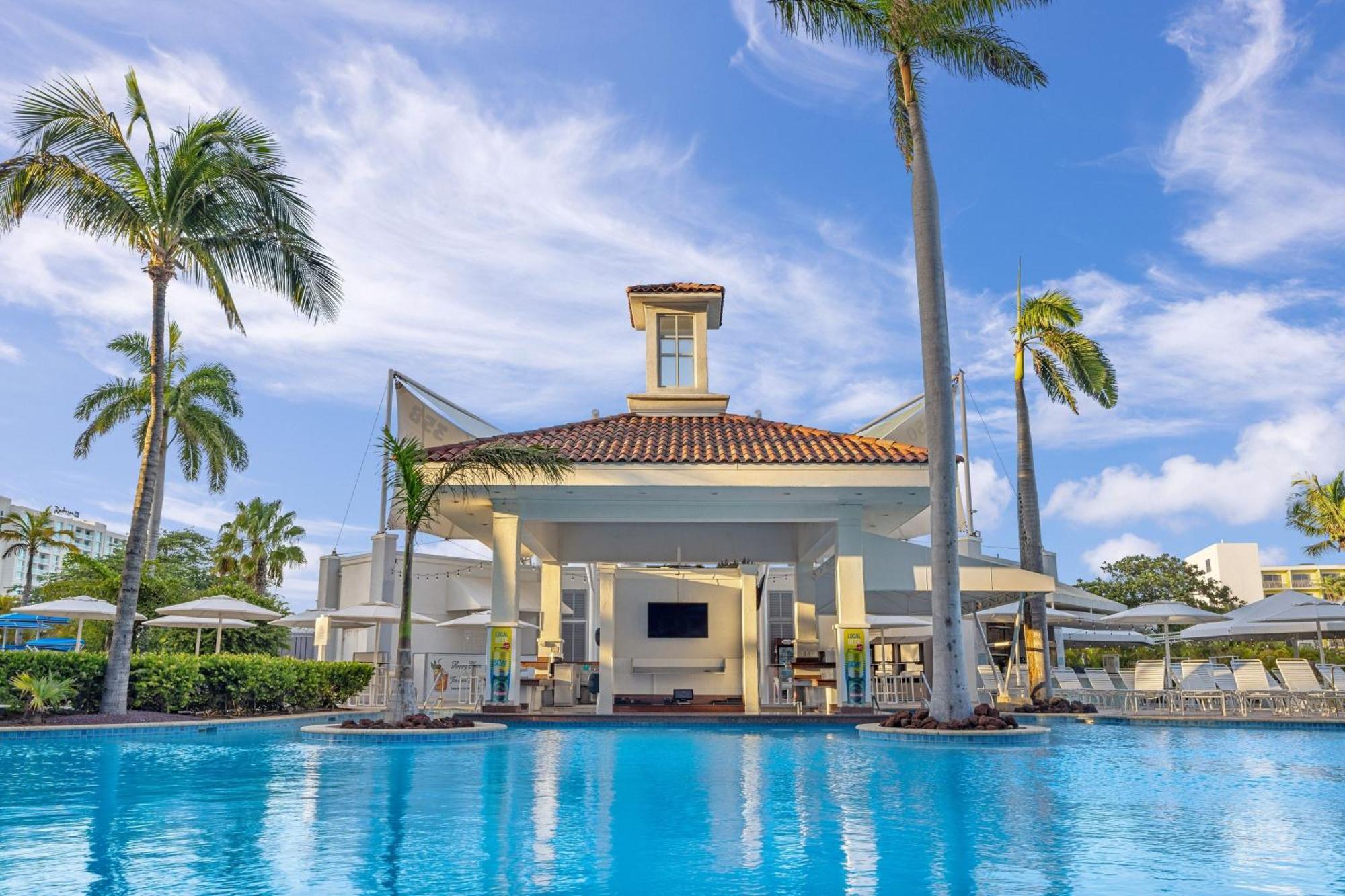 Marriott's Aruba Surf Club Hotell Palm Beach Exteriör bild