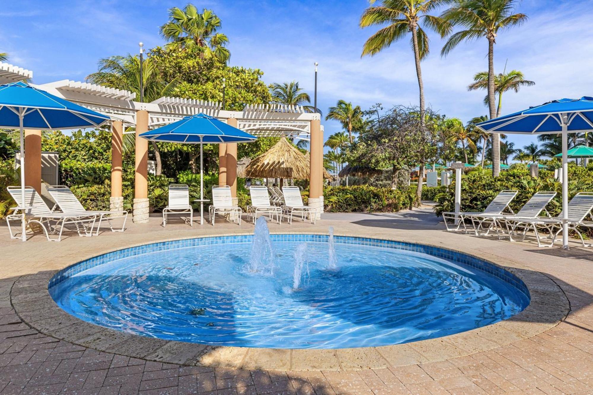 Marriott's Aruba Surf Club Hotell Palm Beach Exteriör bild