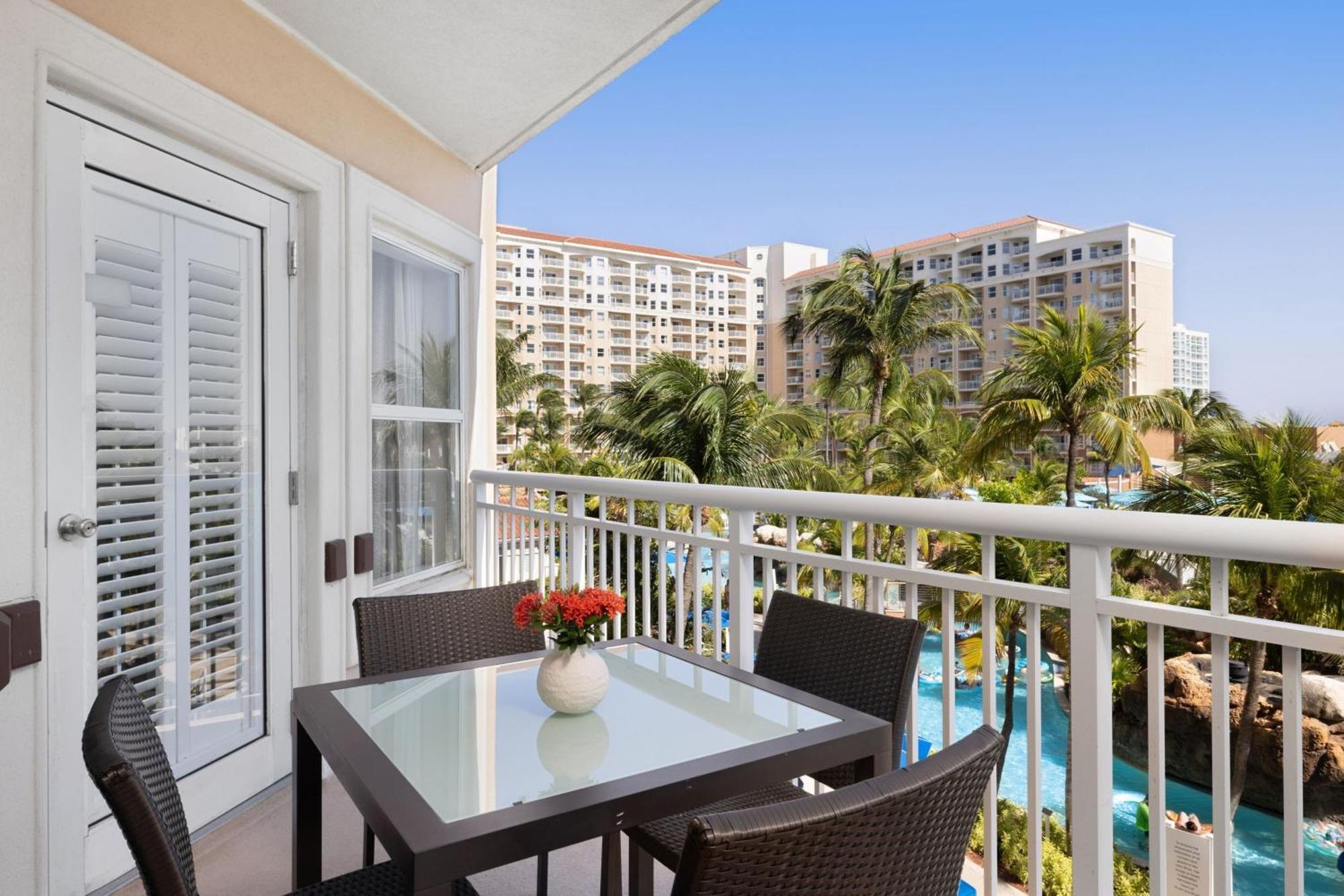 Marriott's Aruba Surf Club Hotell Palm Beach Exteriör bild