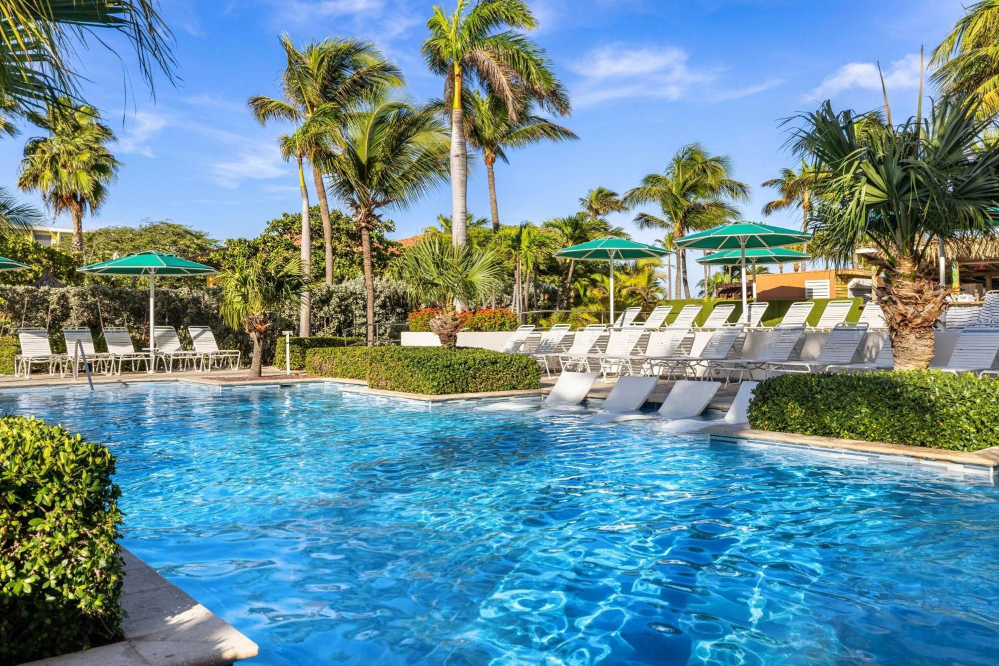 Marriott's Aruba Surf Club Hotell Palm Beach Exteriör bild